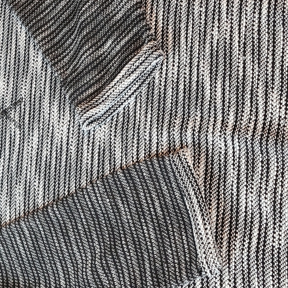 H & M Sweatshirt - Picture 12 of 13